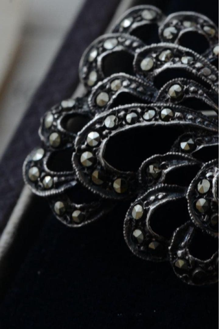 Antiques *Midi ✳︎vintage シルバー・マーカサイト ブローチ