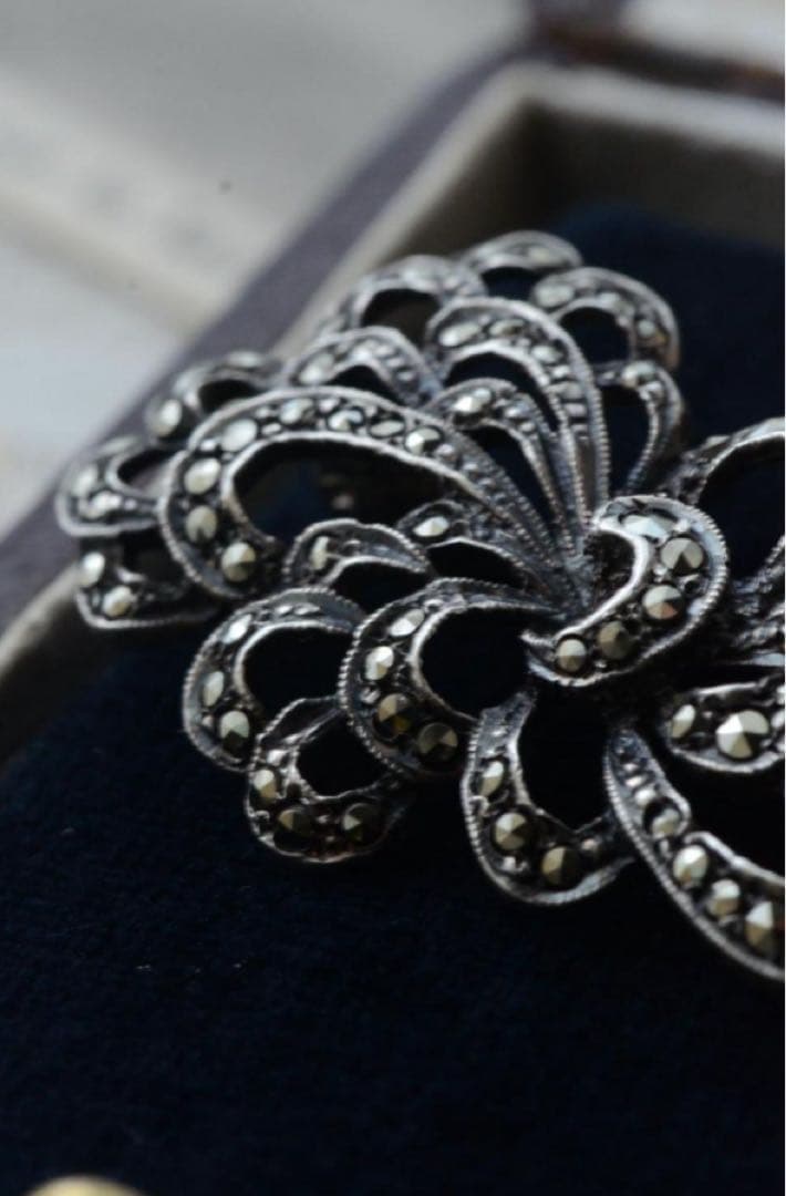 Antiques *Midi ✳︎vintage シルバー・マーカサイト ブローチ