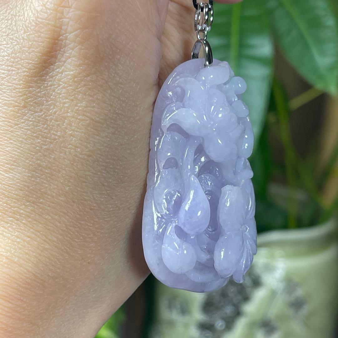 鑑別書付ラベンダー立体花彫刻ペンダント・無処理天然ミャンマー産本翡翠00316
