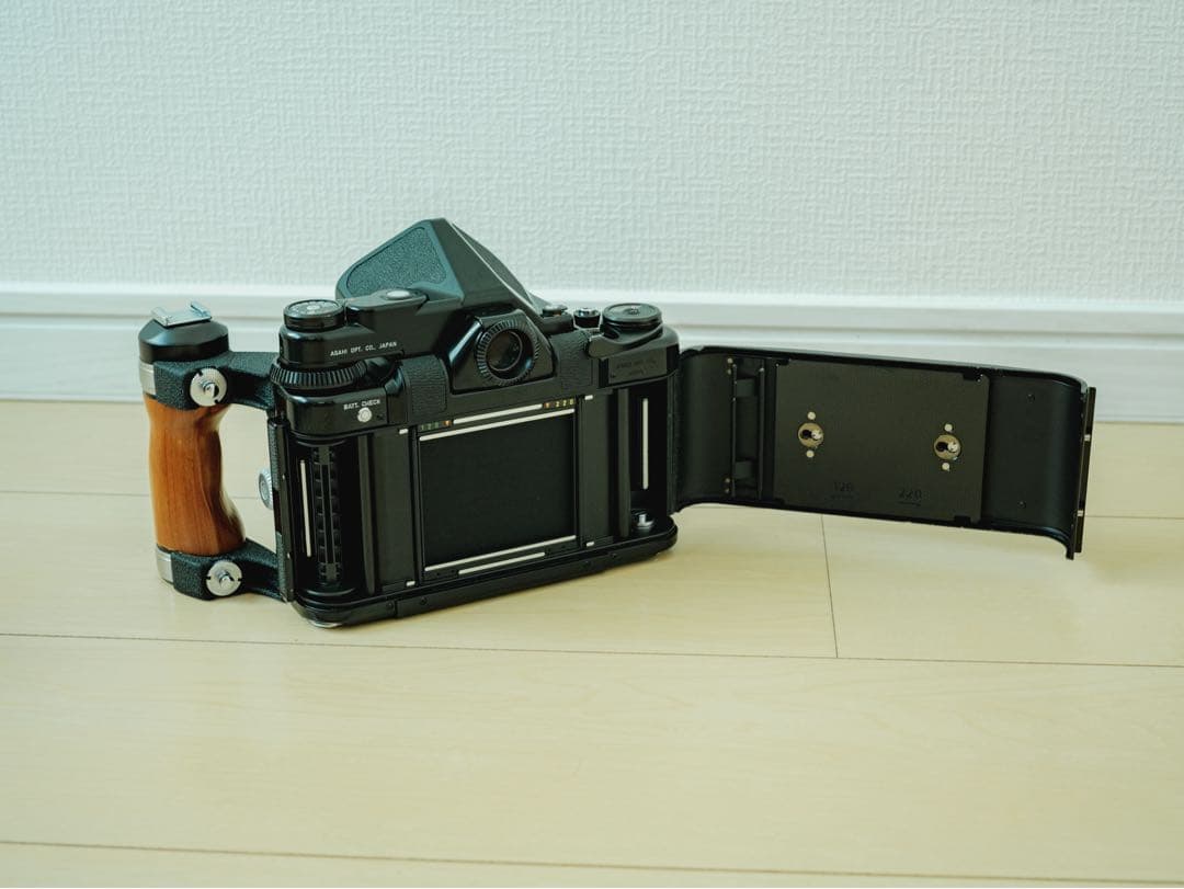 PENTAX67＋105mmF2.4＋付属品多数！！