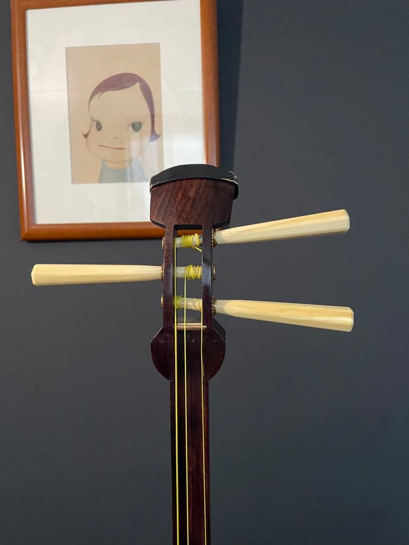 三味線 紅木 金細 一本溝 綾杉胴彫あり　糸巻天然素材　k9刻印あり