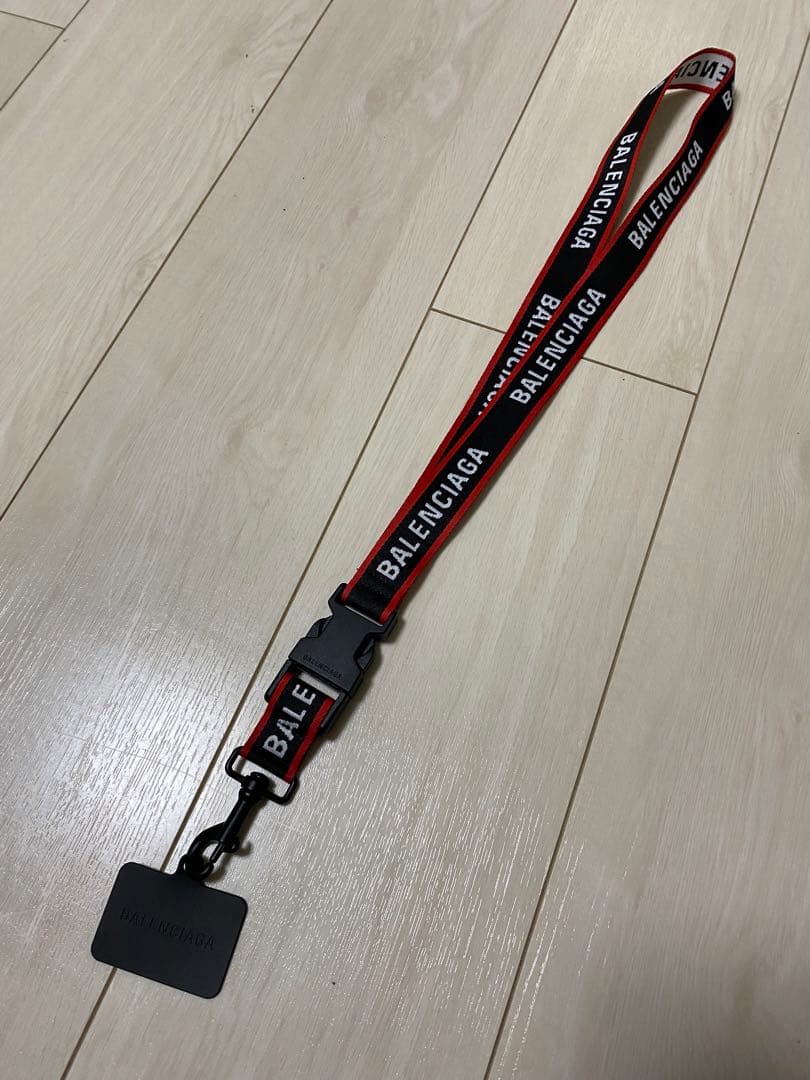 BALENCIAGA PHONE HOLDER ロゴネックストラップ