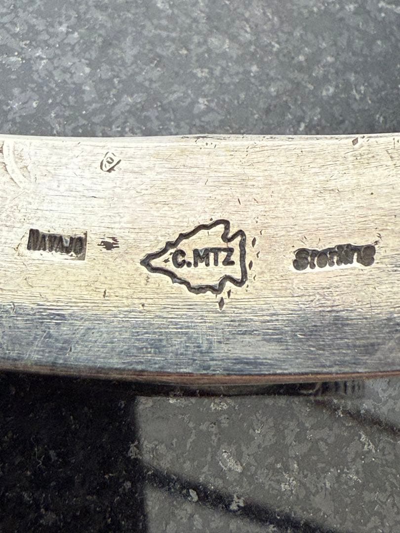 NAVAJO ナバホ Martinez ターコイズ1石 シルバーバングル