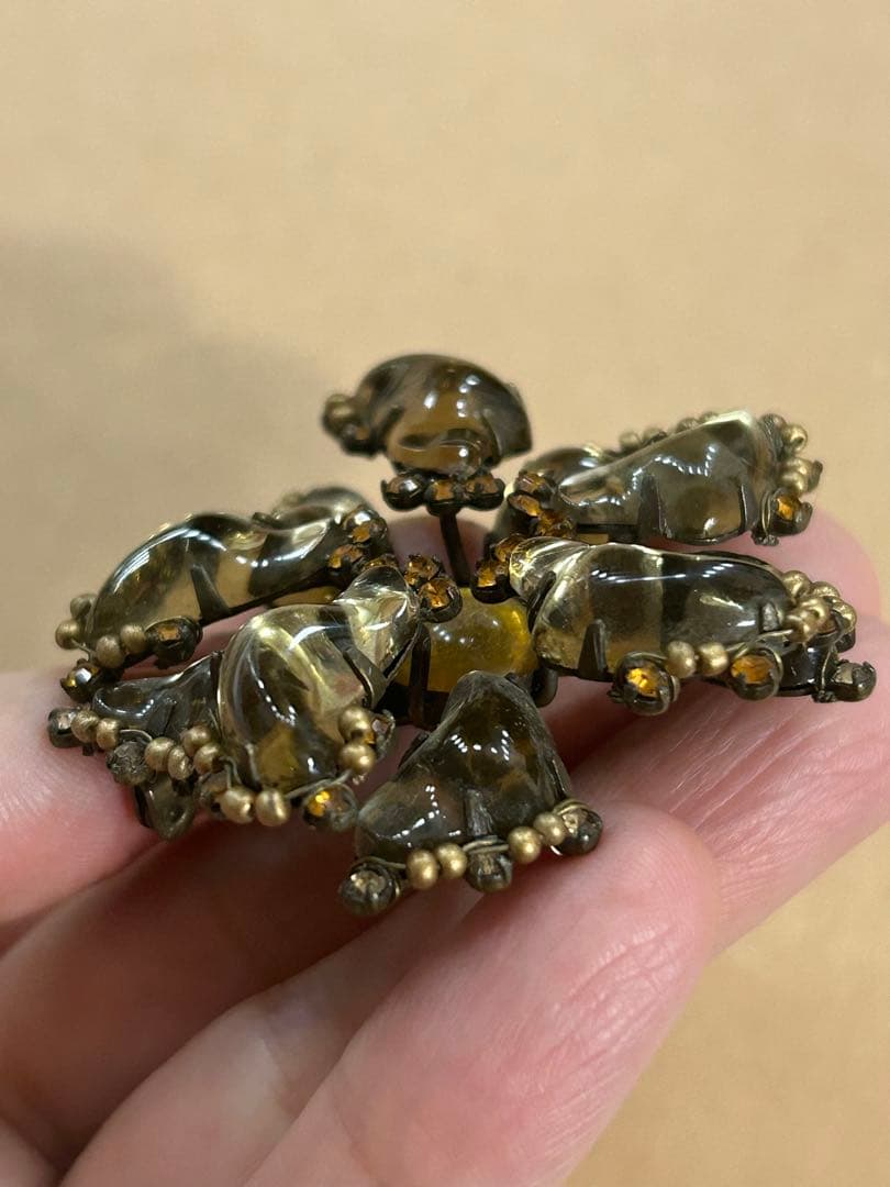 DeLuxe accessories ブローチ