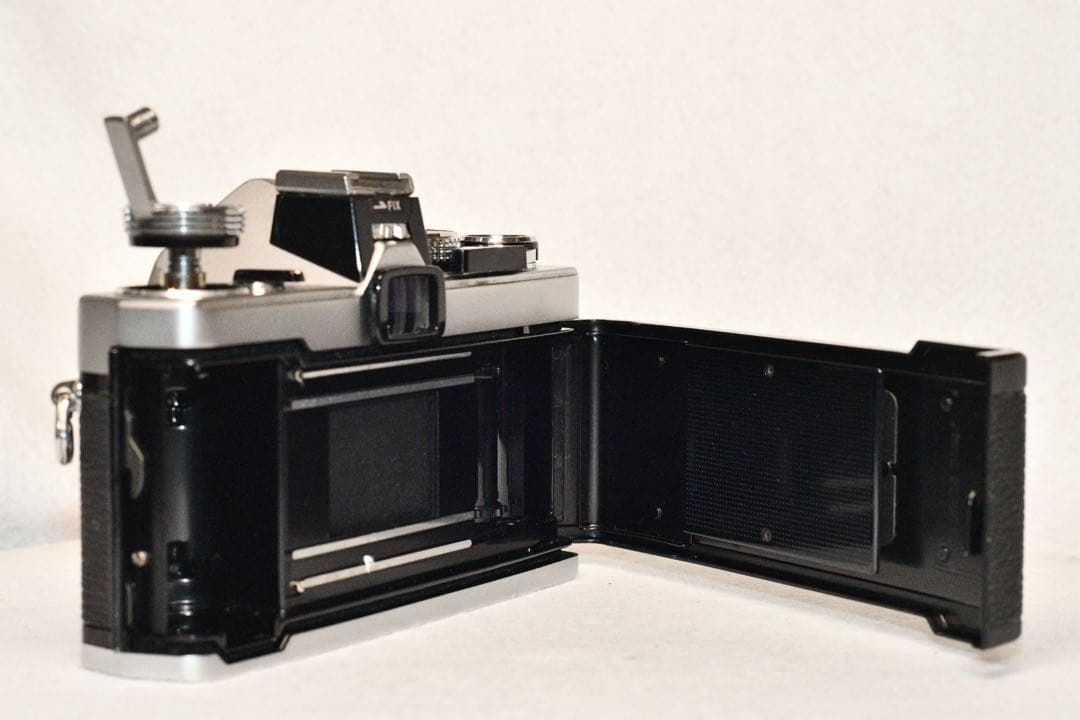 お値引き《動作品》OLYMPUS OM-1+標準レンズ付き a402