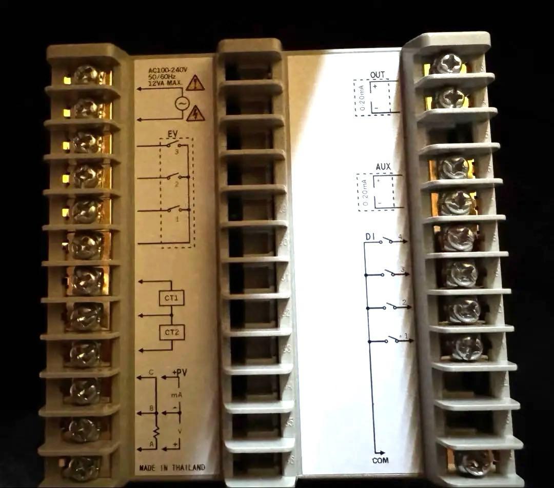 azbil アズビル デジタル指示調節計 R36TC0UA21D00 未使用品