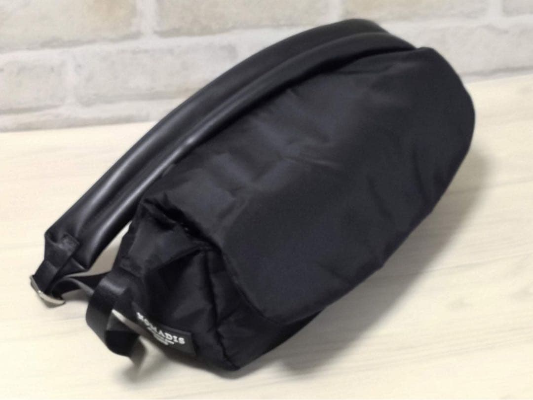 年始セール【新品】NOMADIS LUCK ショルダーバッグ