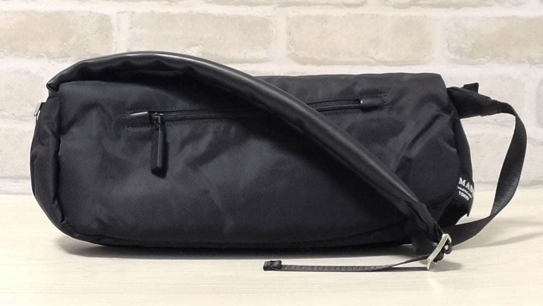 年始セール【新品】NOMADIS LUCK ショルダーバッグ