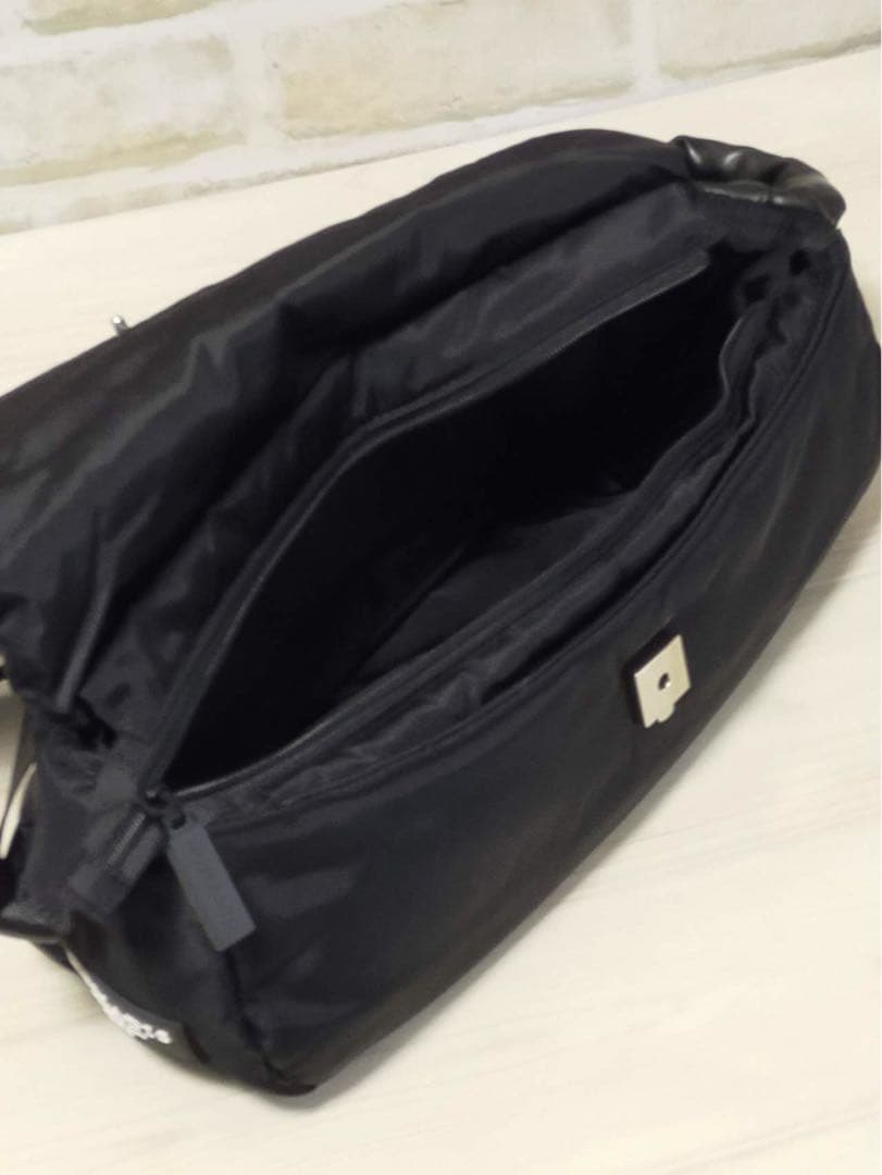 年始セール【新品】NOMADIS LUCK ショルダーバッグ