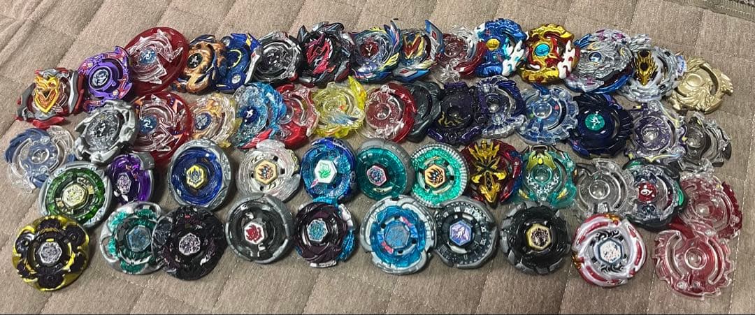 ベイブレード セット まとめ売り 値段コメントしてください