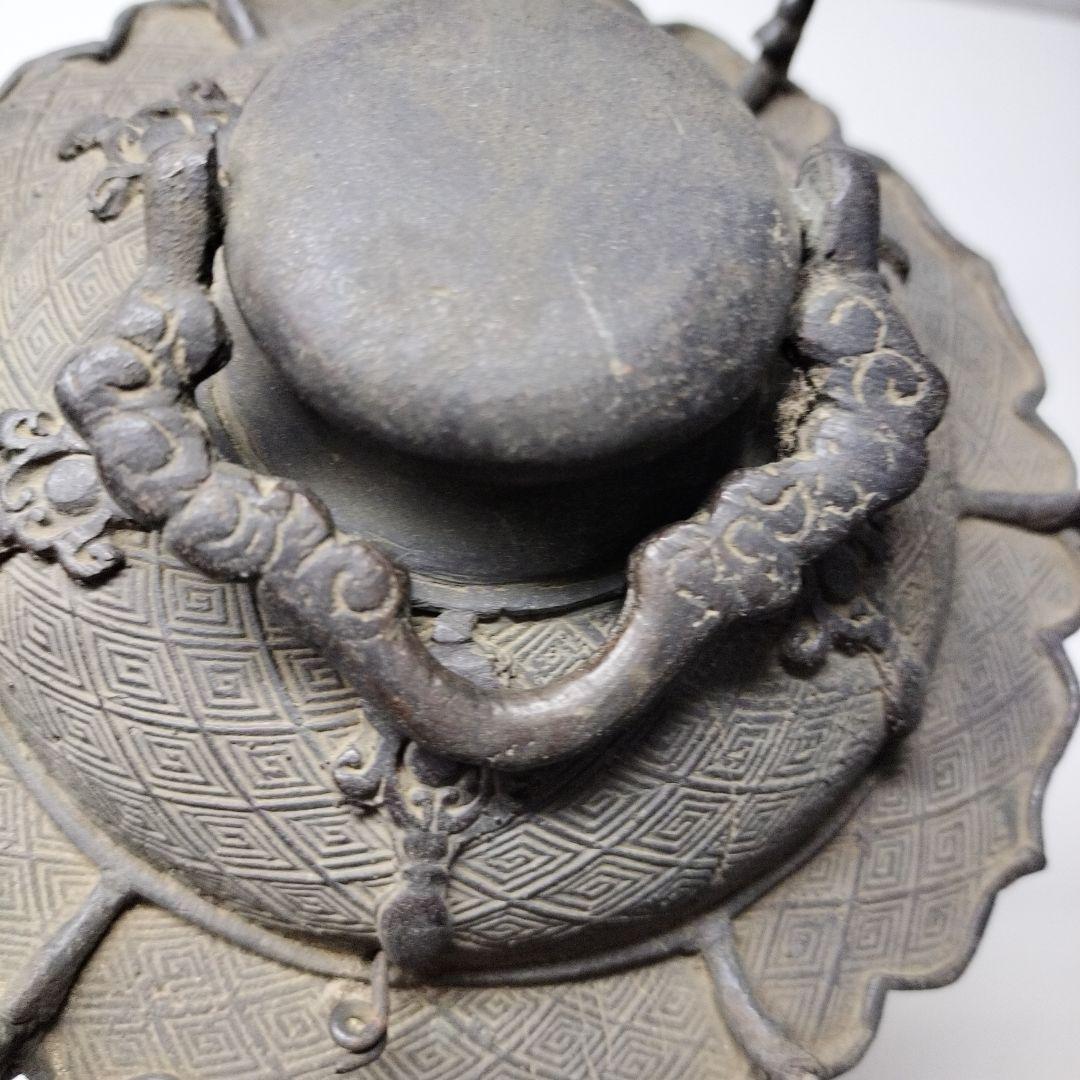 伝統的な吊り燈籠