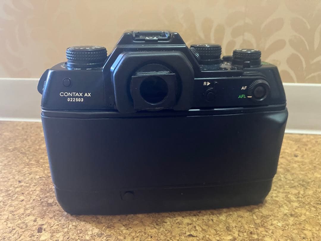ナオミ様　【貴重な後期型・極美品・返品保証】コンタックスAX CONTAX AX