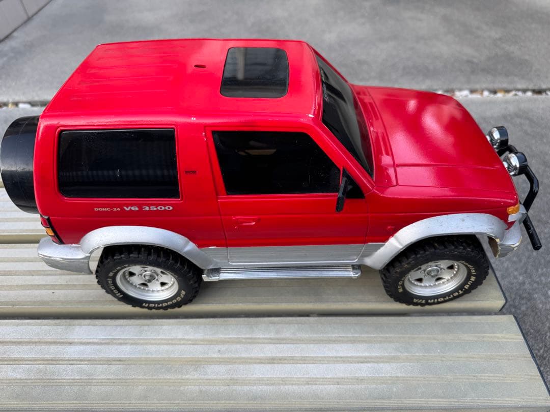 タミヤ　三菱 パジェロ　ラジコンカー 赤