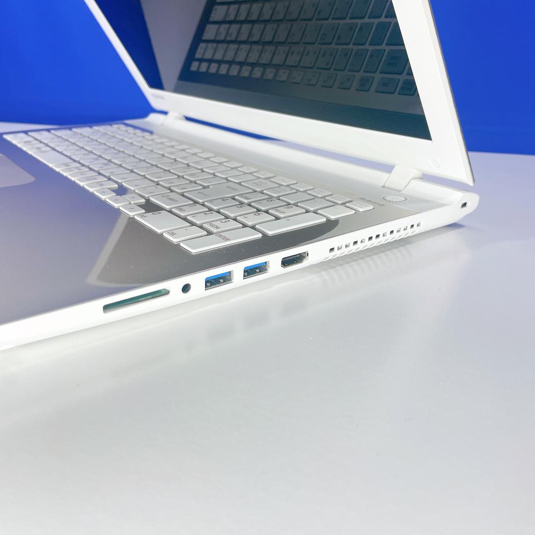 Windows11✨ゴールド✨快速SSDブルーレイ✨東芝 カメラ付ノートPC薄型