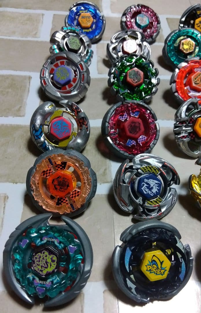 メタルファイトベイブレード　３５個　まとめ売り
