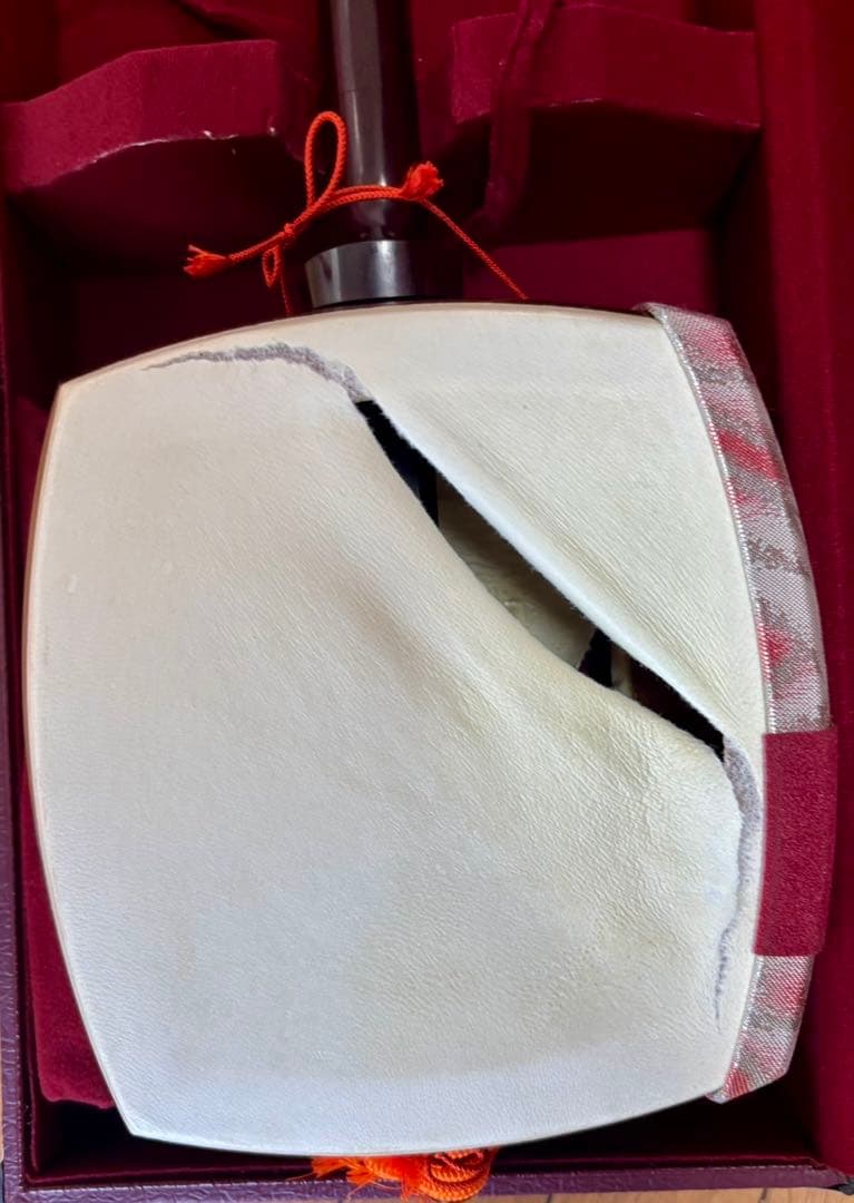 三味線 本体 ハードケース付き 布袋紅 皮破れ有り