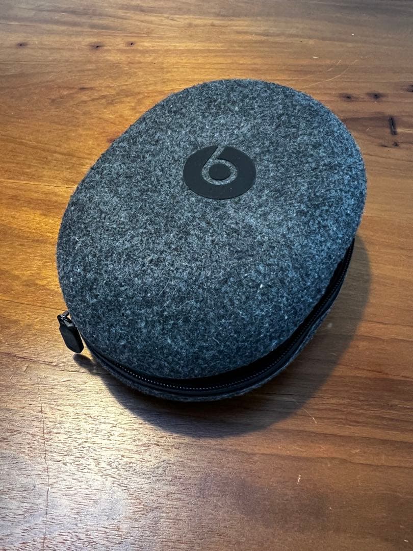 Beats Solo Proワイヤレスヘッドフォン ホワイト ケース付き