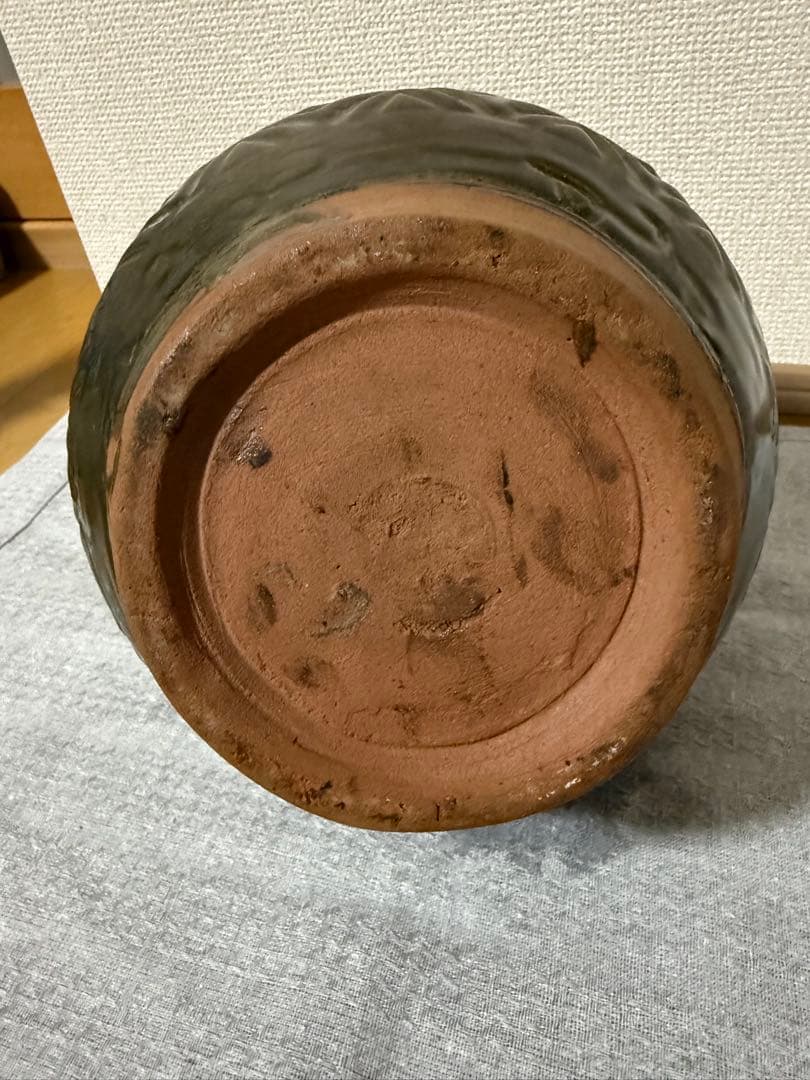幾何学模様のダークグリーン茶色陶器花瓶 昭和レトロ アンティーク