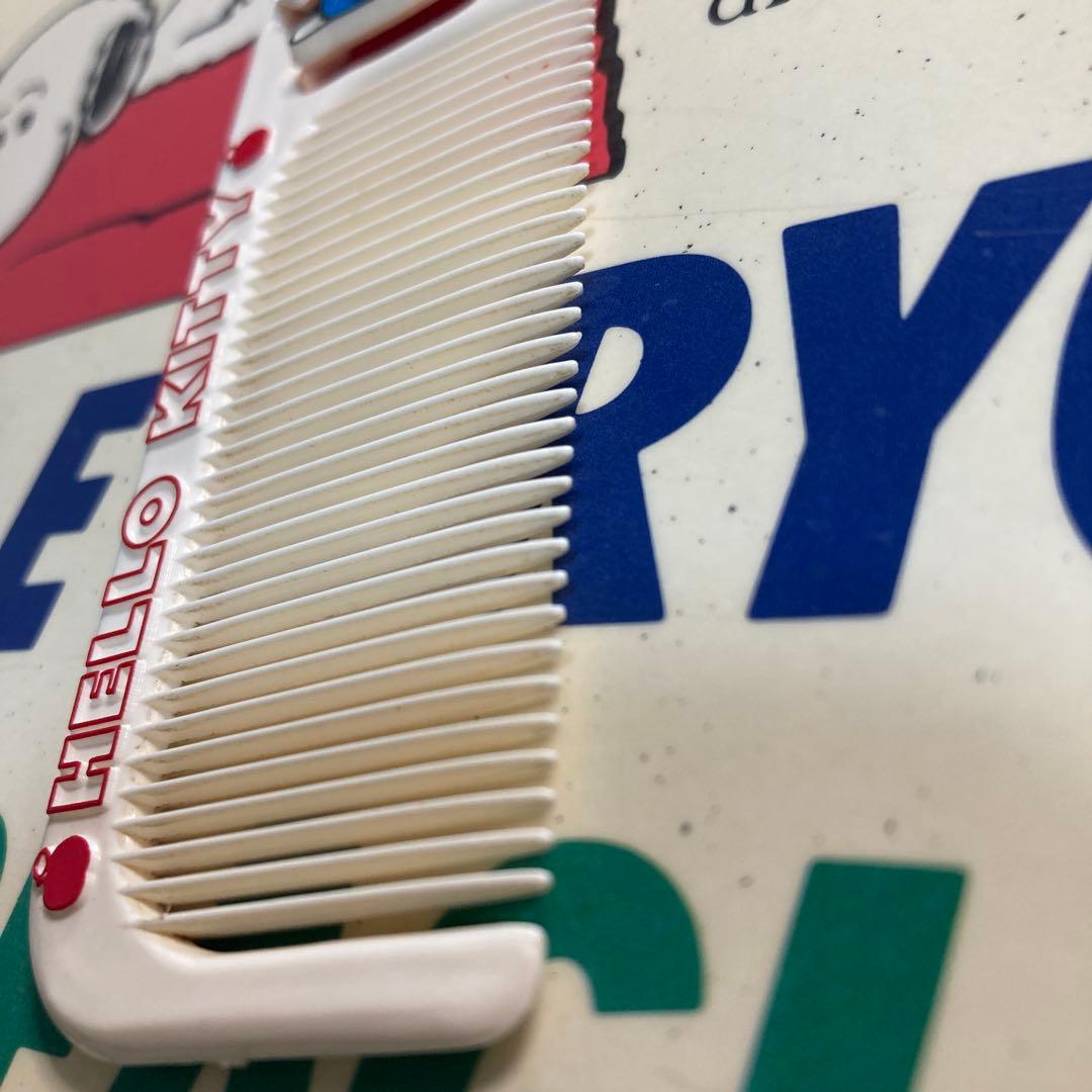 ハローキティ コーム ケース付き