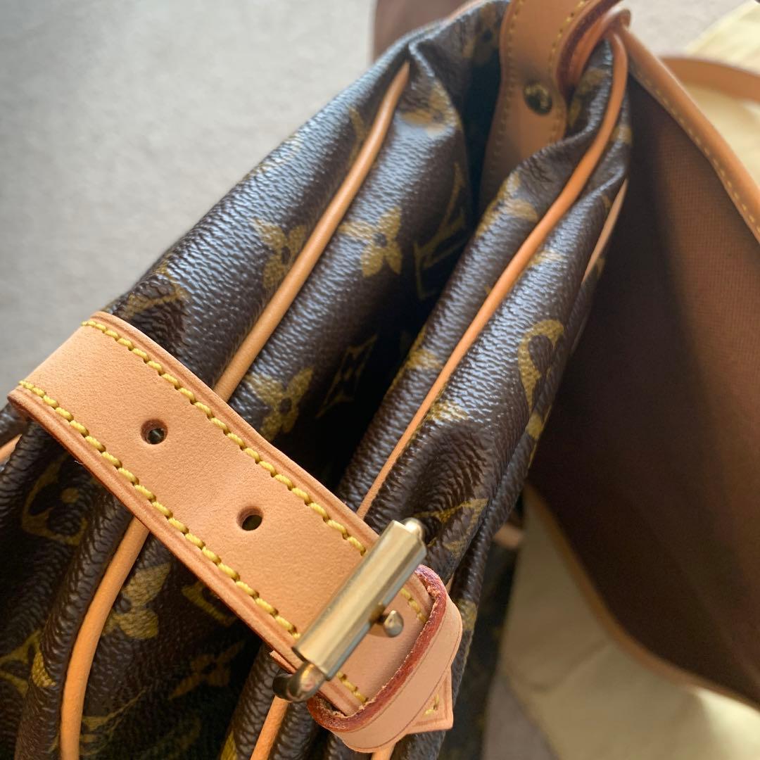 Louis Vuitton ソミュール　モノグラム ショルダーバッグ