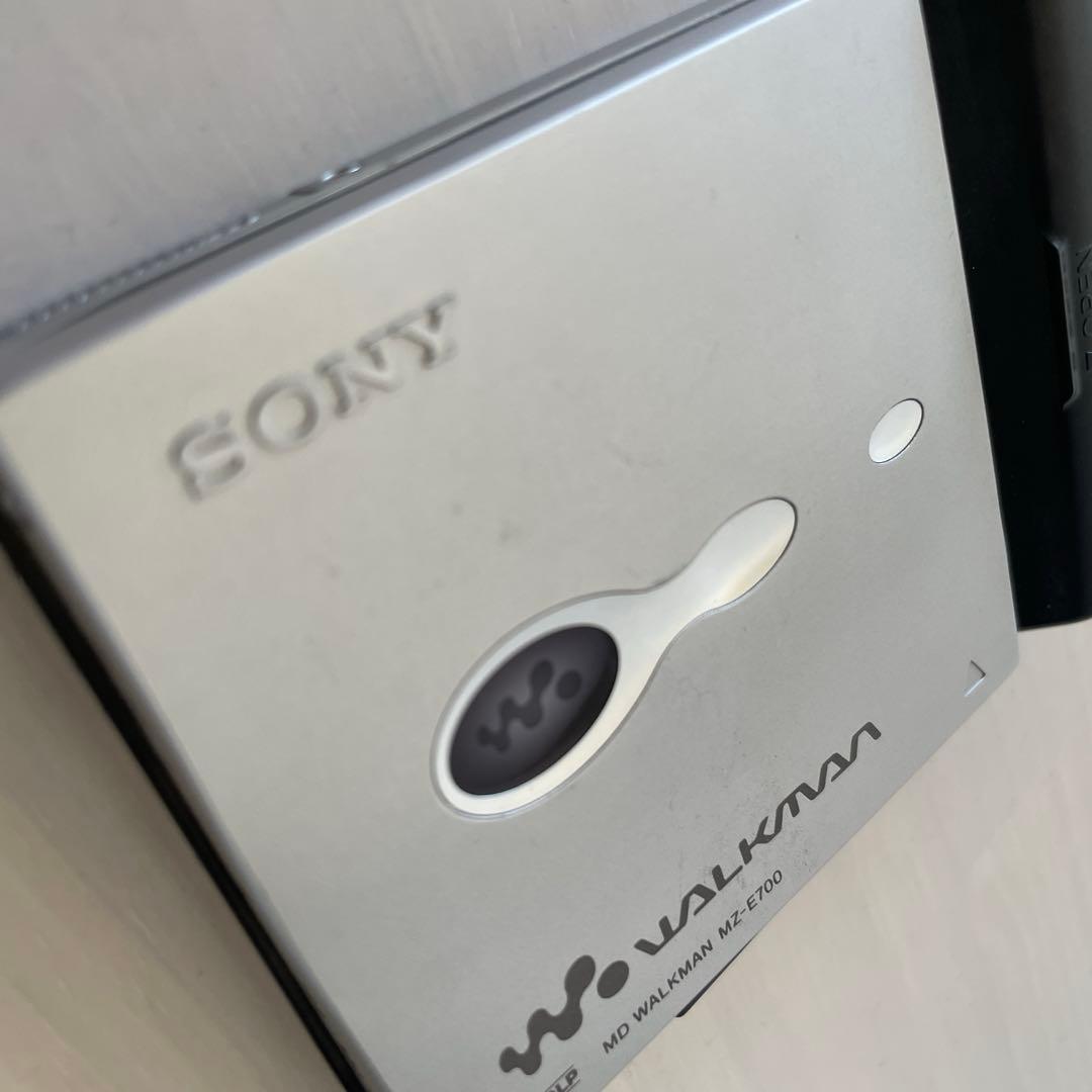 SONY MDウォークマン MZ-E700 動作品　シルバー　新品MD付き