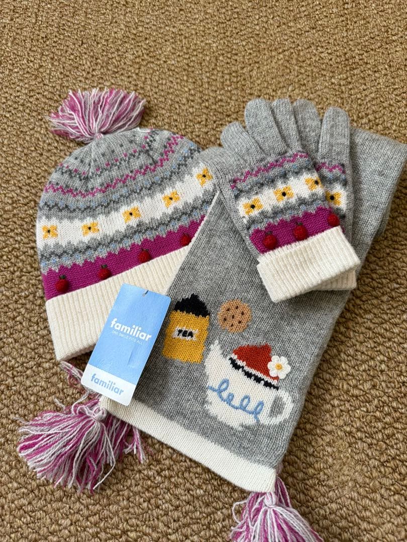 familiar 手袋と帽子マフラー3点セット　新品含む