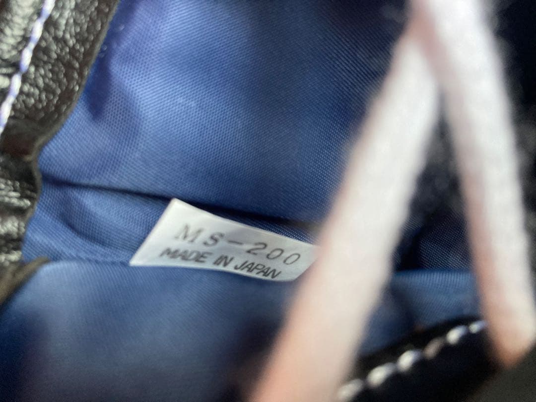 美品Winning ボクシンググローブ 8 oz 紐式おまけバンテージ２セット付