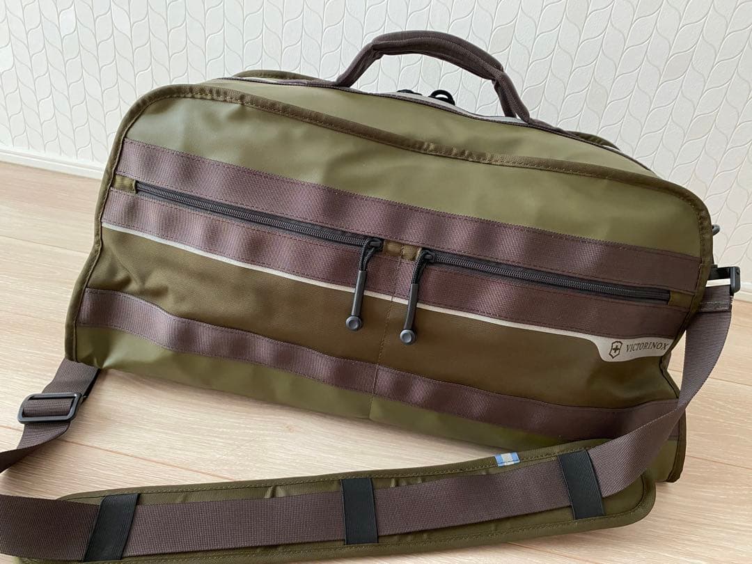 【新春SALE】極美品VICTORINOX ビクトリノックス　ボストンバッグ 緑