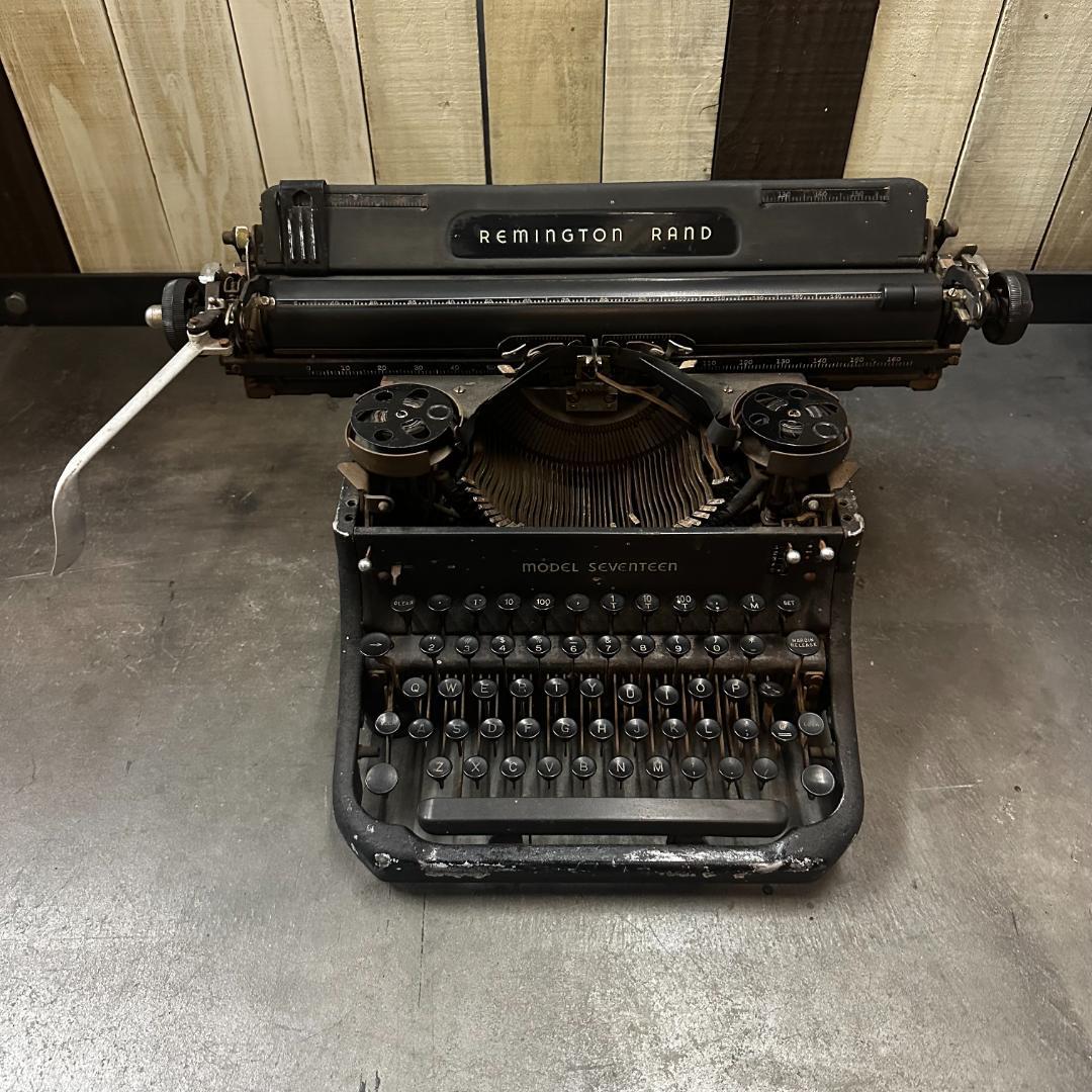 Remington Rand タイプライター Model Seventeen