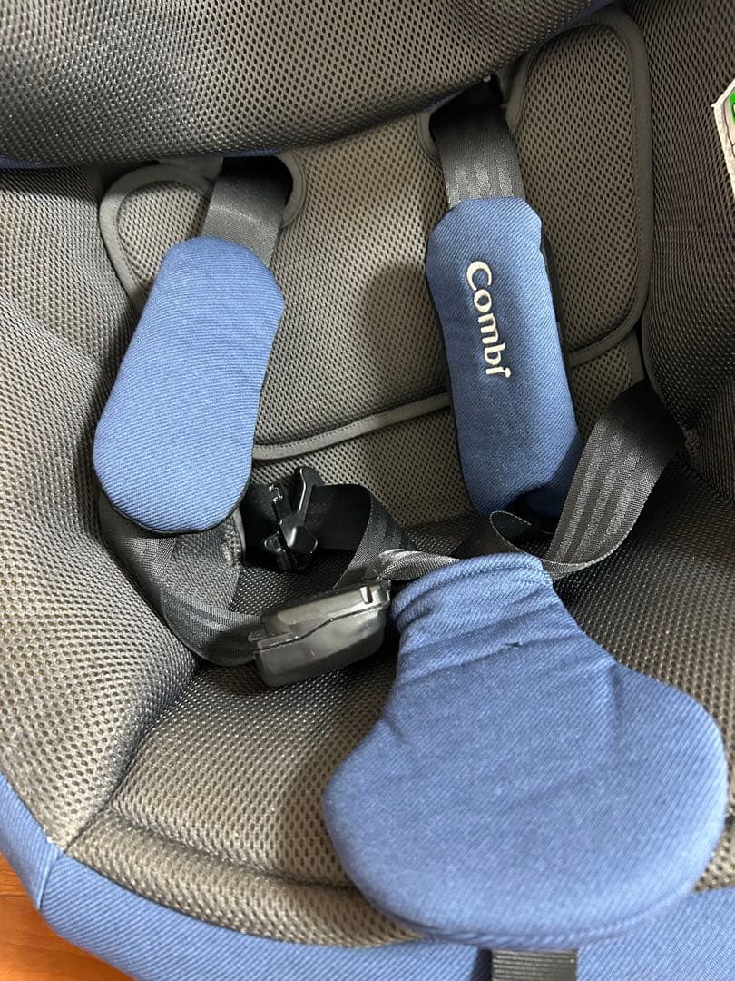 Combi チャイルドシート エッグショック　ネイビー ISOFIX