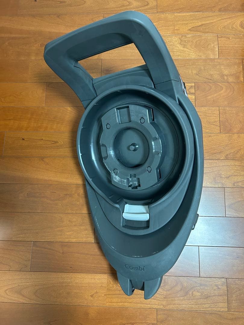 Combi チャイルドシート エッグショック　ネイビー ISOFIX