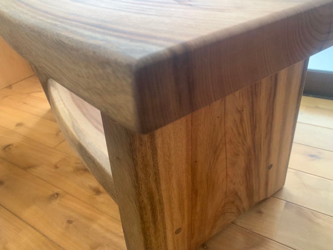 夏セール✨ワイルド❣️棚有B:楠一枚板天板厚4.2㎝サイドテーブル、TV台、飾り棚