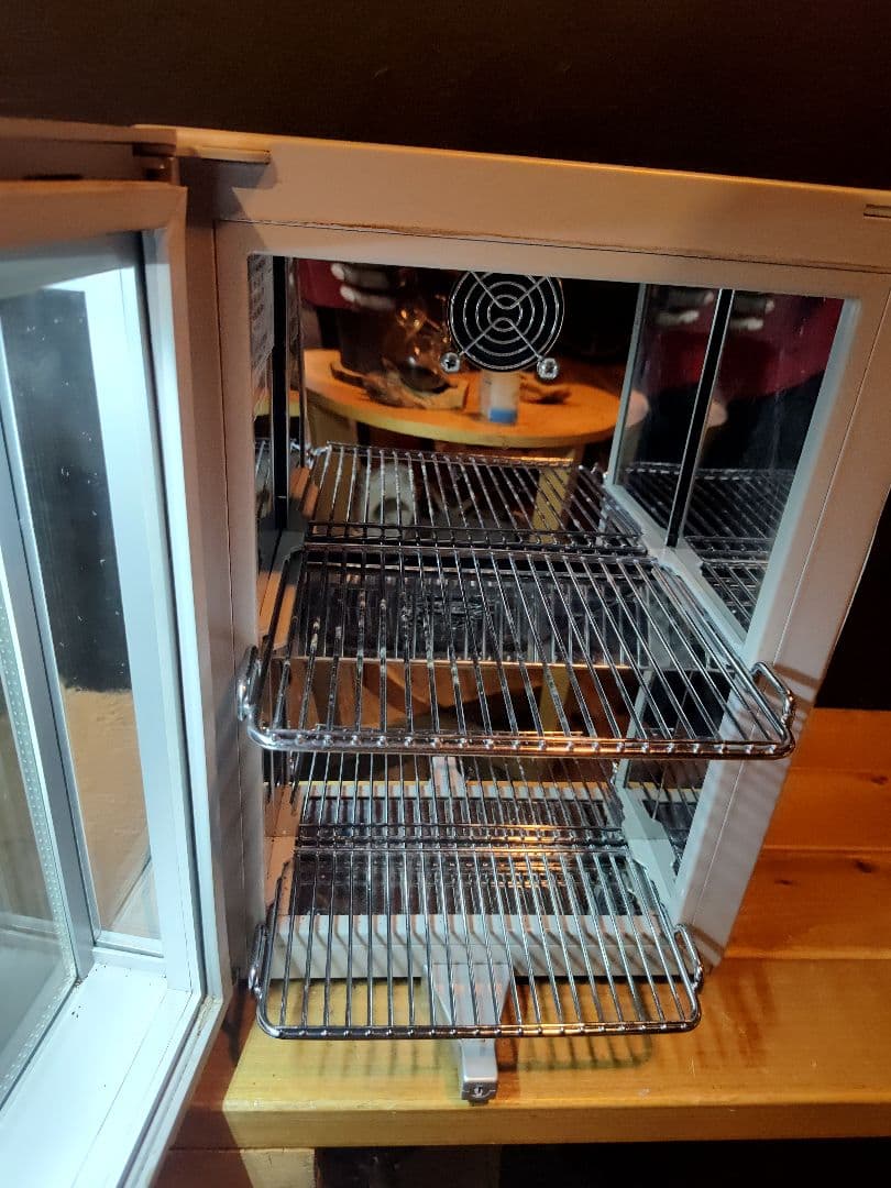 Red Bull コンパクト冷蔵庫 LEDライト付き