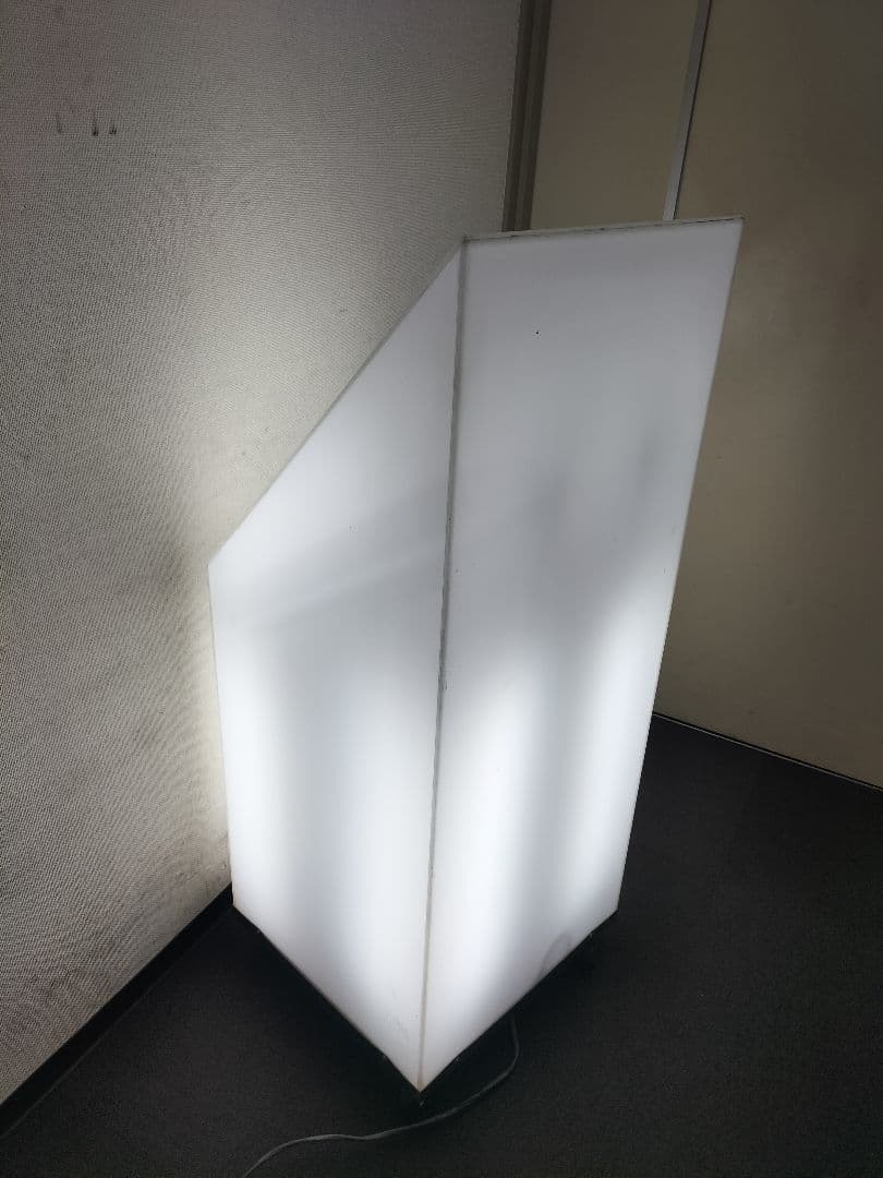 G*F様 アクリル製電飾看板です。