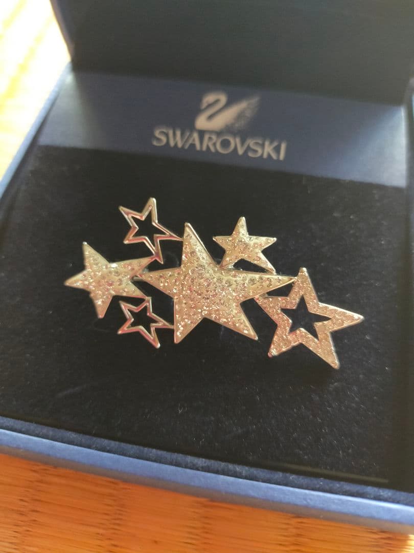 スワロフスキー【星型ブローチ】