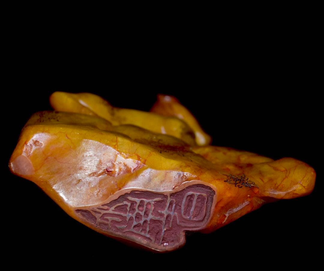 旧蔵寿山石 飾り物　篆刻家：丁敬 作　燈光凍田黄石