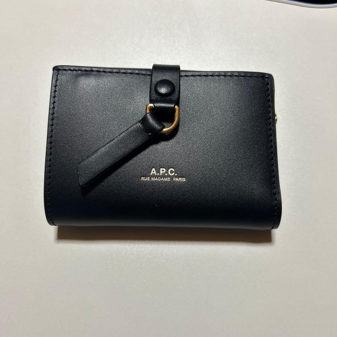 A.P.C. ブラック 三つ折り財布