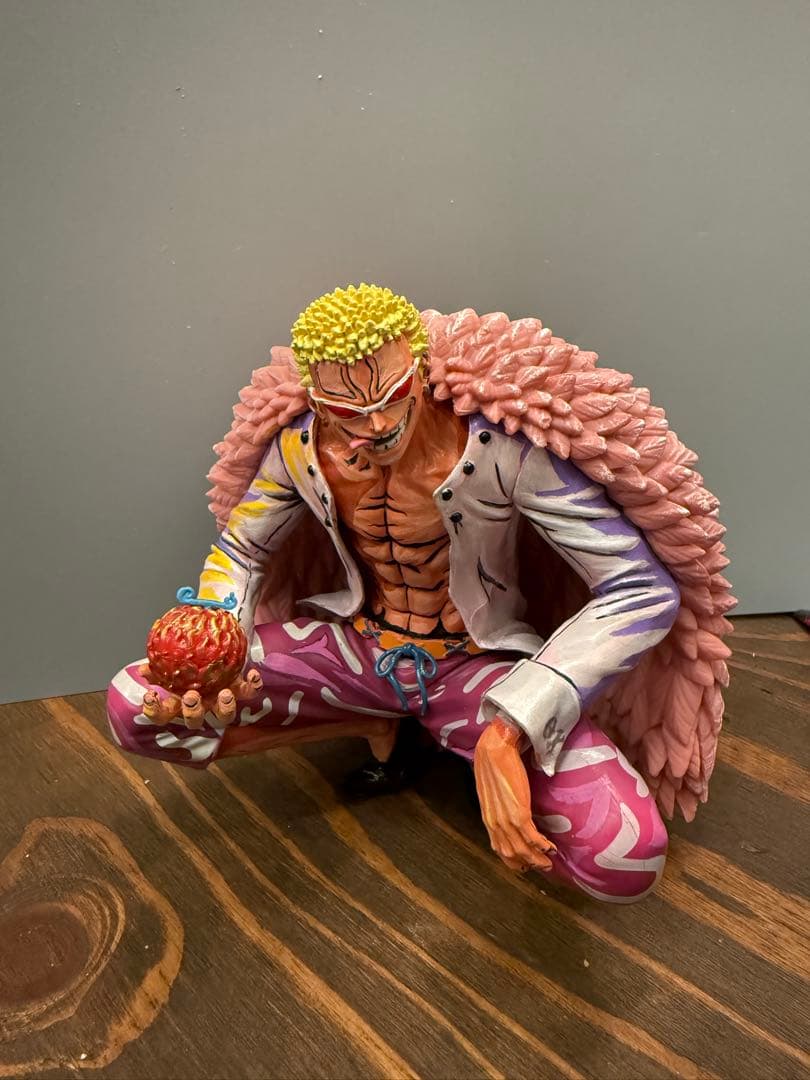 ワンピース　ドフラミンゴ フィギュア