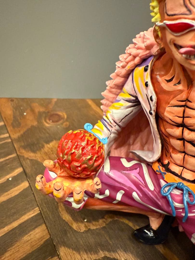 ワンピース　ドフラミンゴ フィギュア