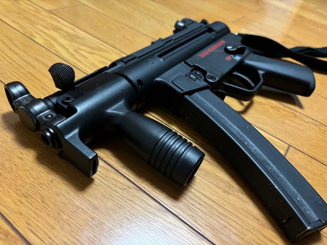 東京マルイ　MP5K A4　電動ガン　スリング、多段マグ4本、マガジンポーチ付属