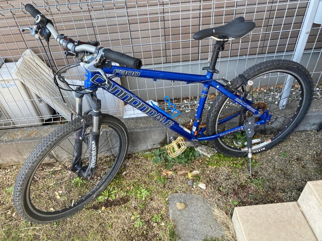 送料負担　MTB CANNONDALE F300キャノンデール　（中古・傷アリ）