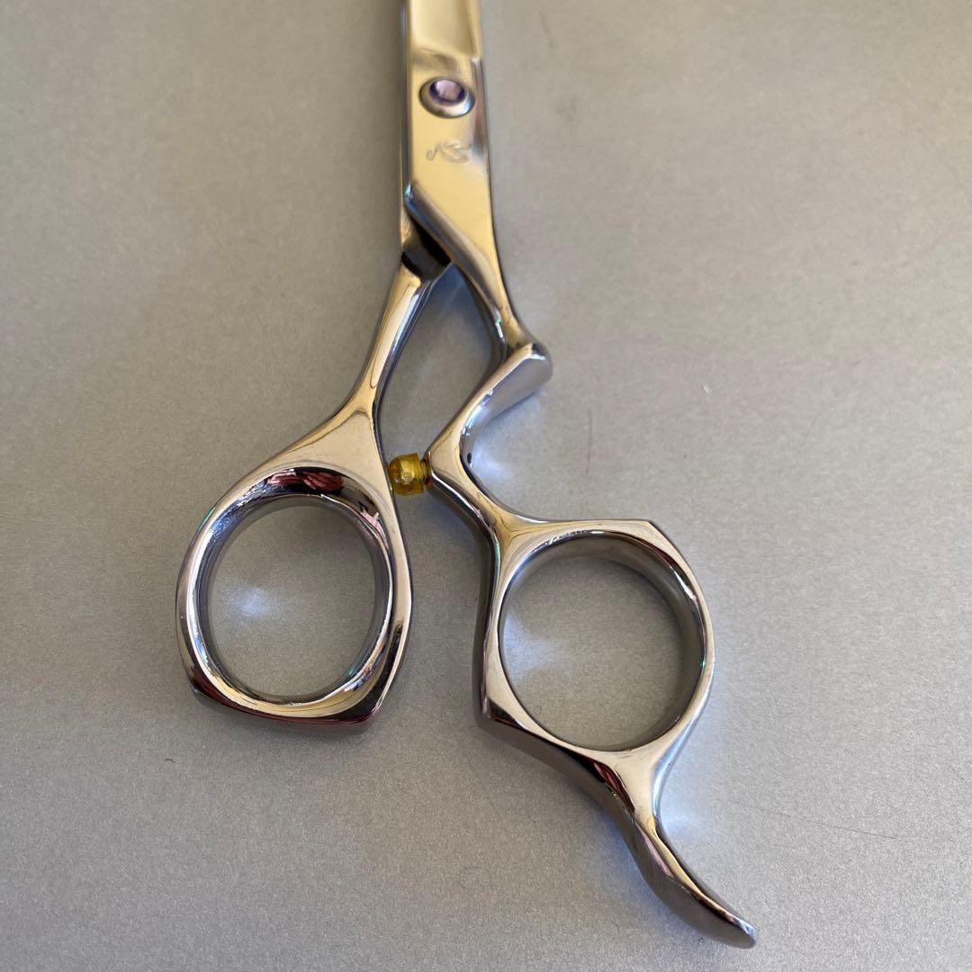 ６インチシザー 新品　オシャレなデザイン斬れアジ抜群