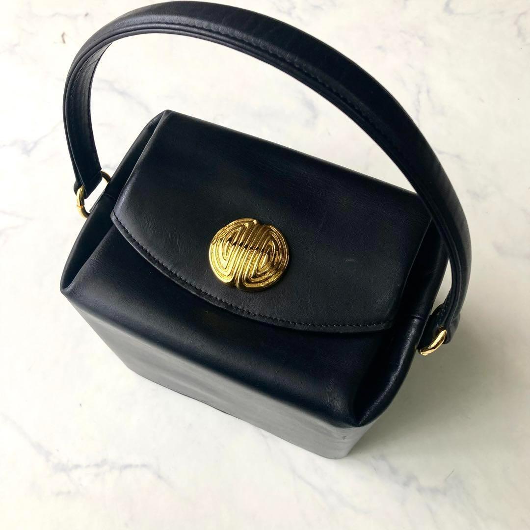 未使用級 GIVENCHY バニティバッグ ゴールド金具 レザー ブラック