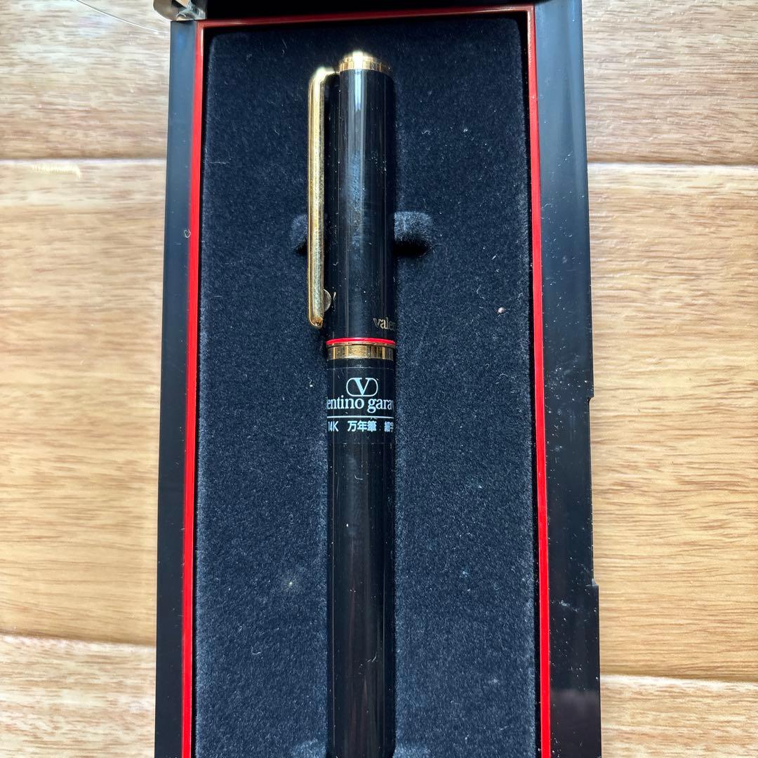 Valentino Garavani 万年筆 18K