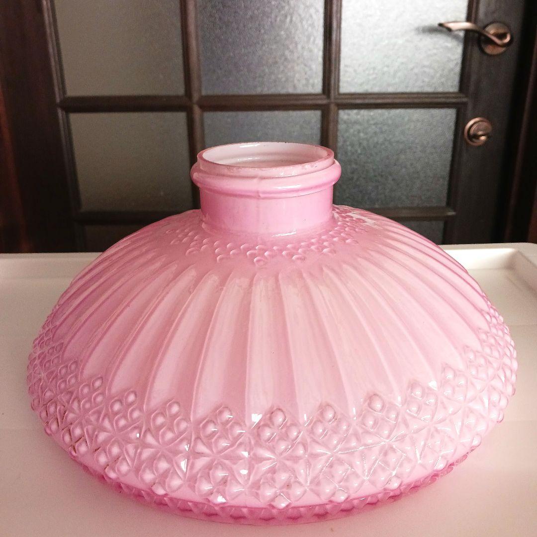 大正ガラス　アンティーク　　ピンクランプシェード