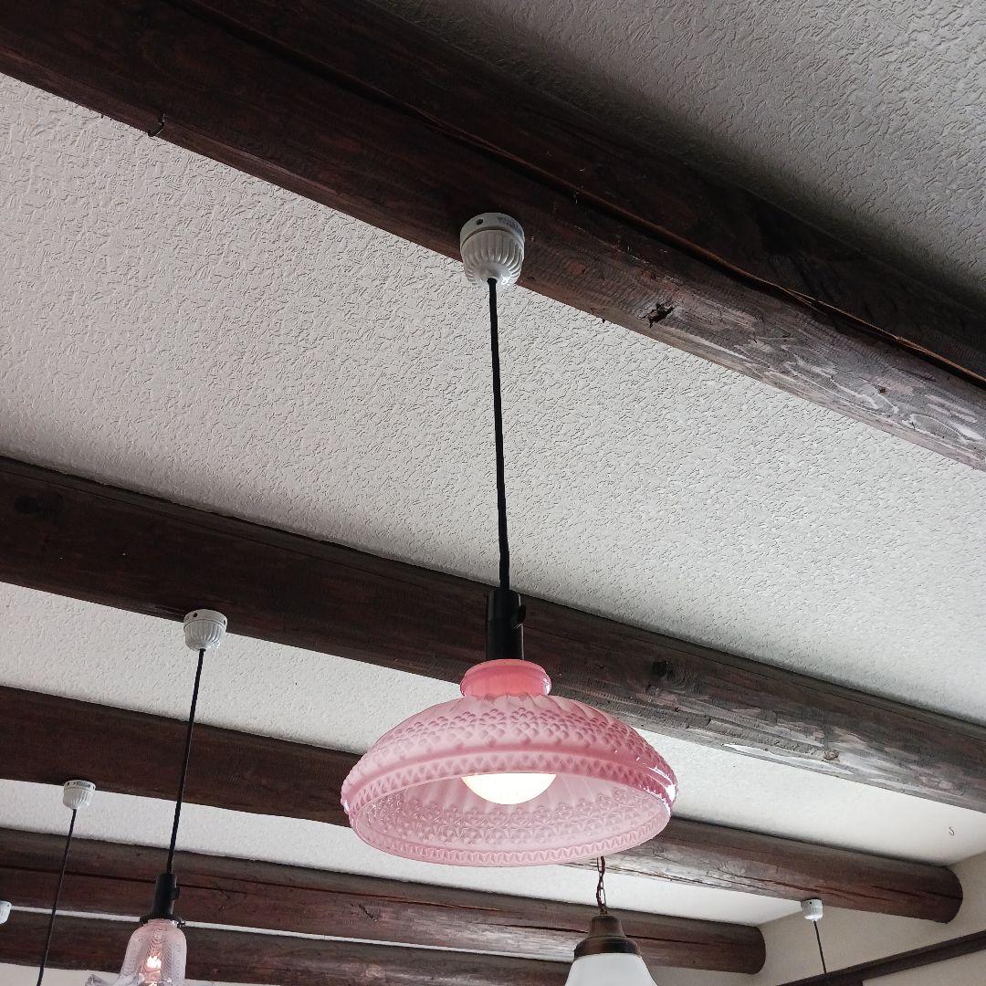 大正ガラス　アンティーク　　ピンクランプシェード