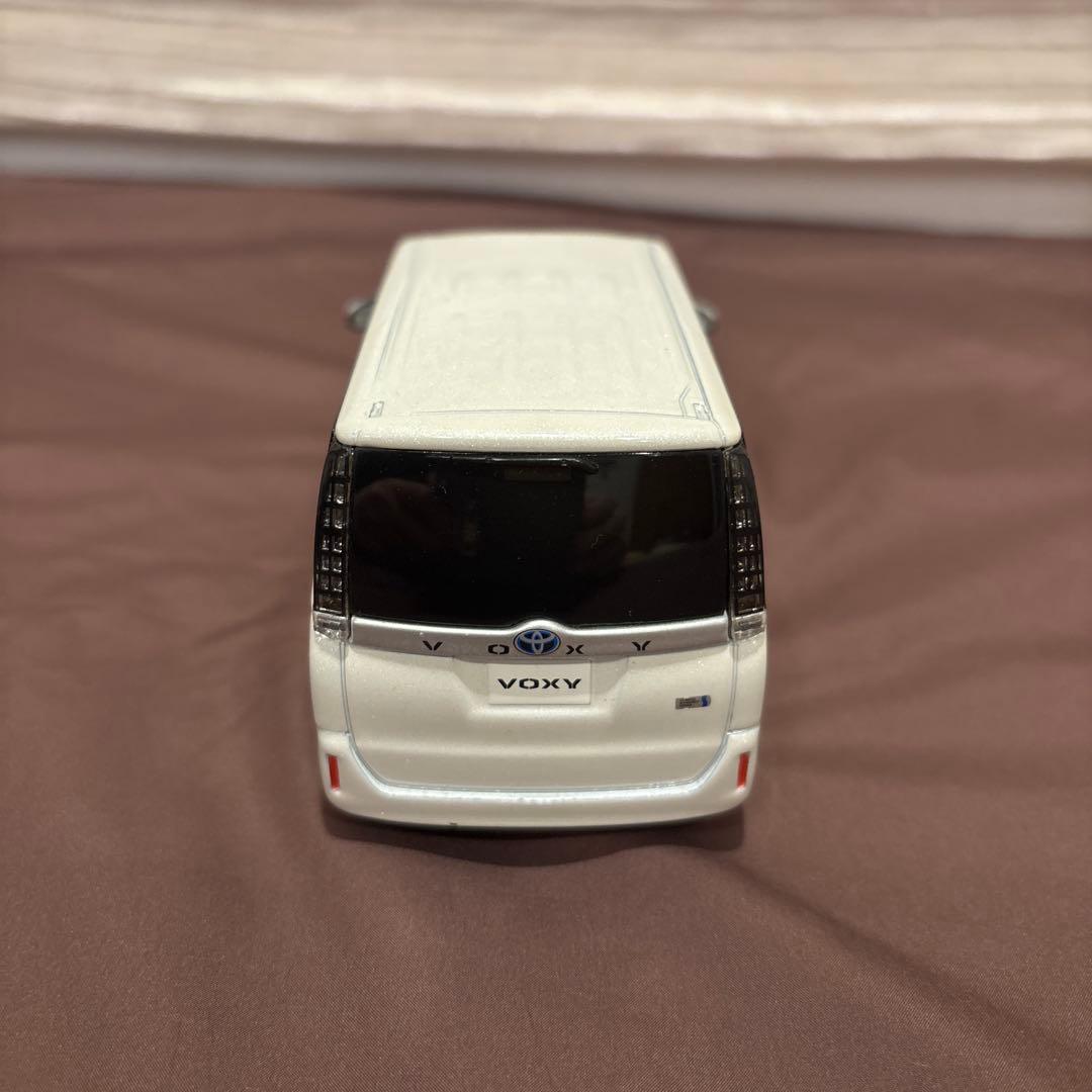 トヨタボクシー3代目80系前期モデルカラーサンプル