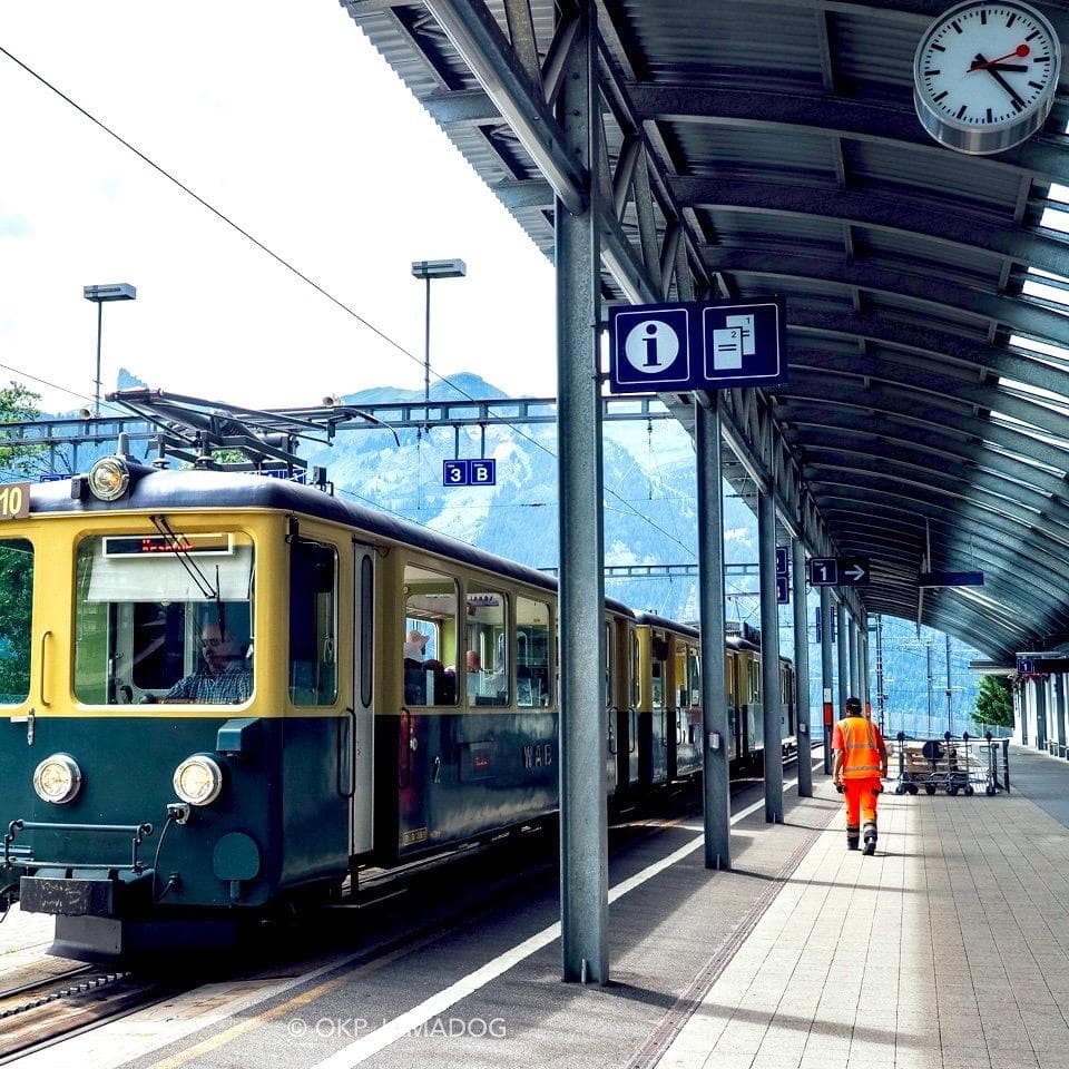 希少・MONDAINE モンディーン 壁掛け時計 25cm スイス国鉄公式