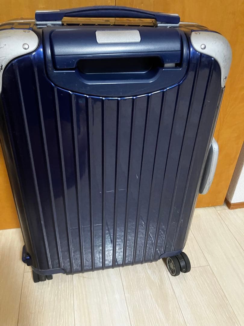 リモア キャリーケース 破損箇所あり