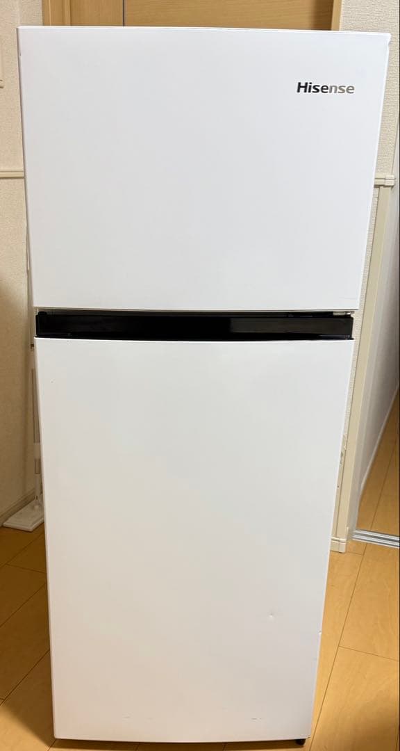 大幅値下げ‼️早い者勝ち‼️Hisense ホワイト 冷蔵庫 上開き
